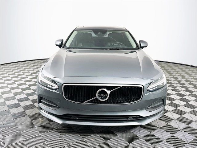 2018 Volvo S90 Momentum