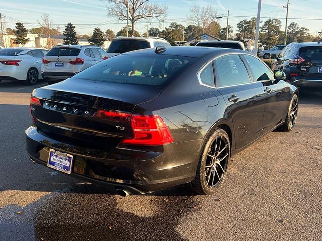 2018 Volvo S90 Momentum