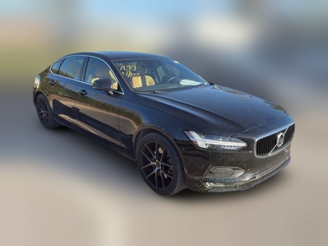 2018 Volvo S90 Momentum