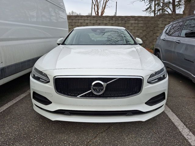 2018 Volvo S90 Momentum