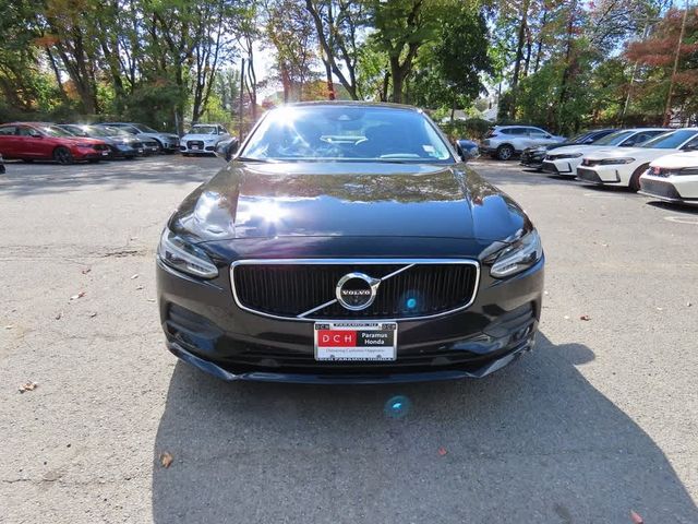 2018 Volvo S90 Momentum