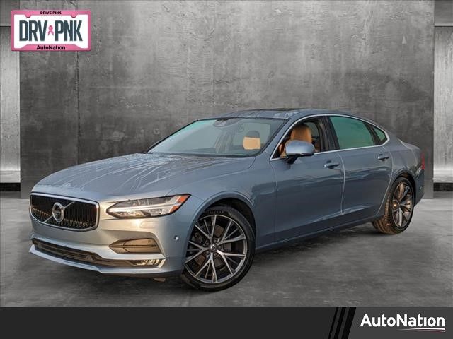 2018 Volvo S90 Momentum