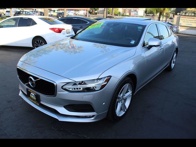 2018 Volvo S90 Momentum