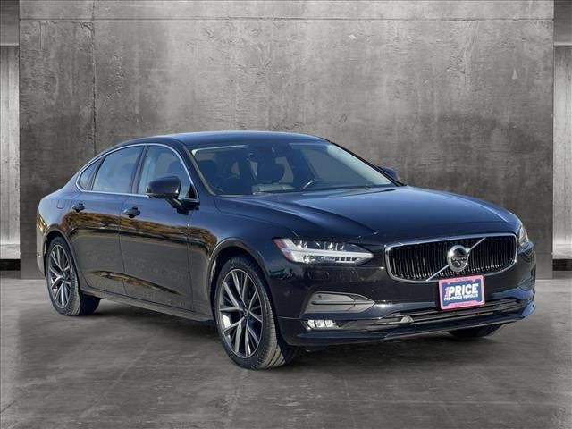 2018 Volvo S90 Momentum