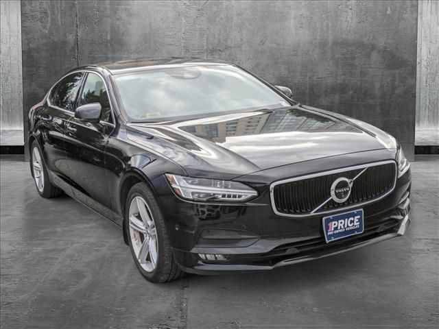 2018 Volvo S90 Momentum