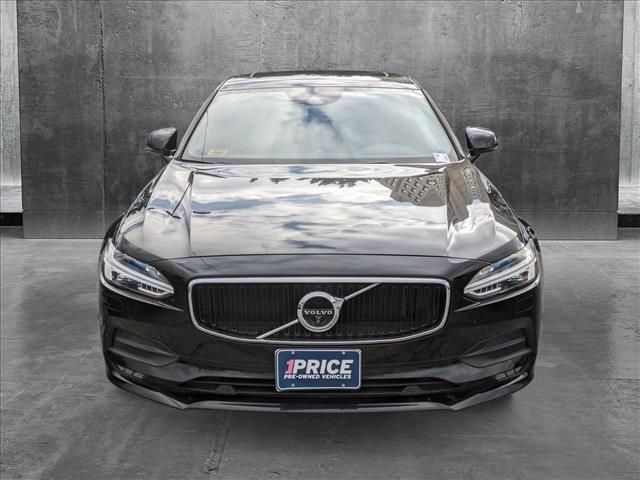 2018 Volvo S90 Momentum