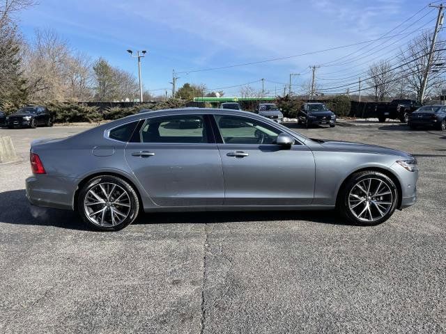 2018 Volvo S90 Momentum