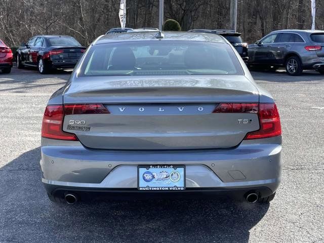 2018 Volvo S90 Momentum