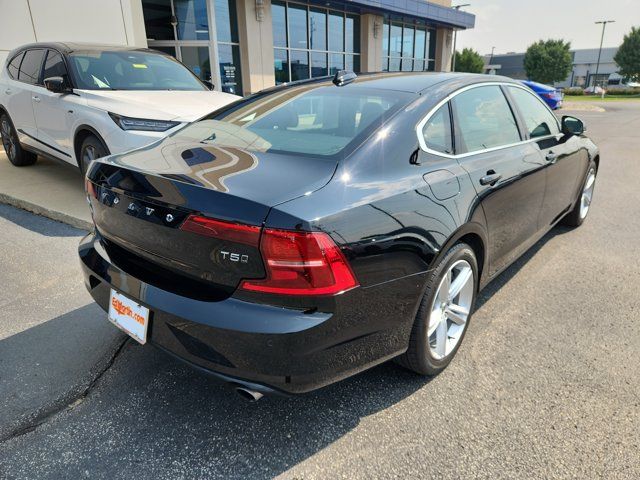 2018 Volvo S90 Momentum