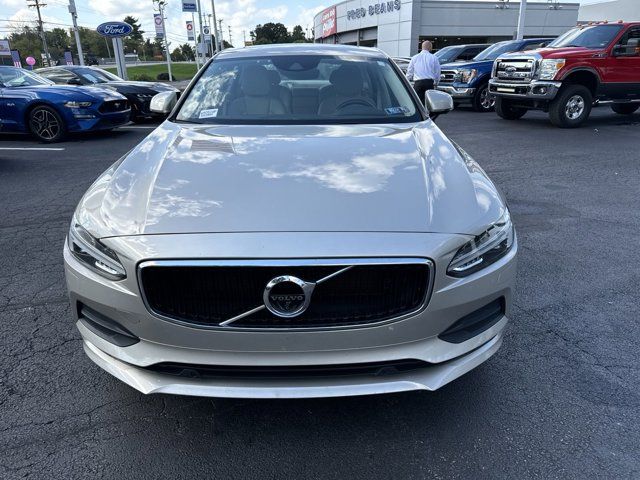 2018 Volvo S90 Momentum