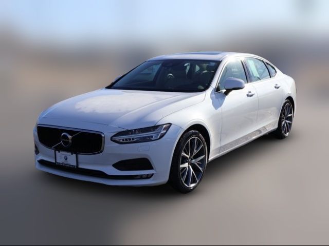 2018 Volvo S90 Momentum