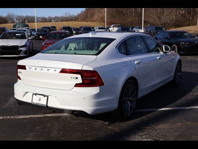 2018 Volvo S90 Momentum