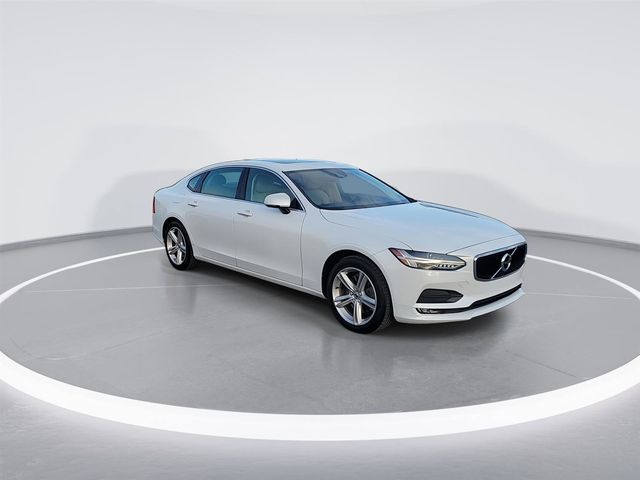 2018 Volvo S90 Momentum