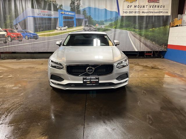 2018 Volvo S90 Momentum