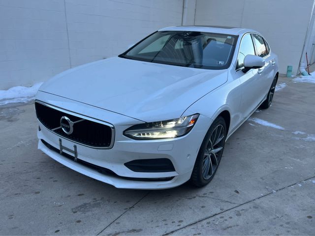 2018 Volvo S90 Momentum