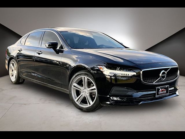 2018 Volvo S90 Momentum