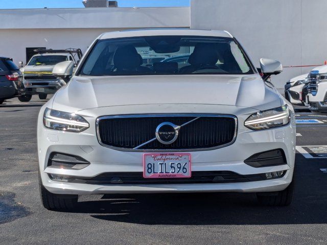 2018 Volvo S90 Momentum