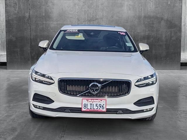 2018 Volvo S90 Momentum