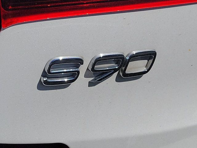 2018 Volvo S90 Momentum