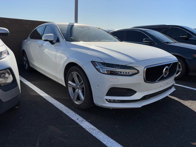 2018 Volvo S90 Momentum