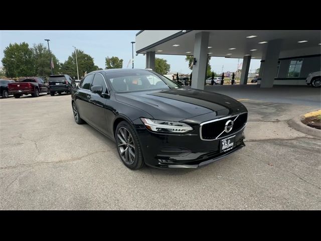 2018 Volvo S90 Momentum