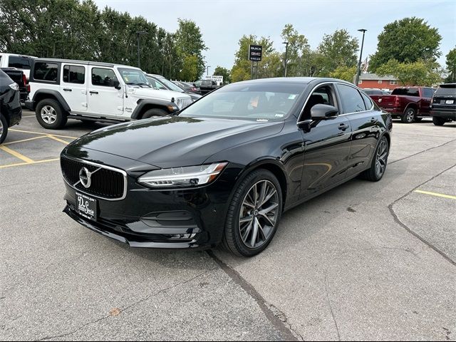 2018 Volvo S90 Momentum