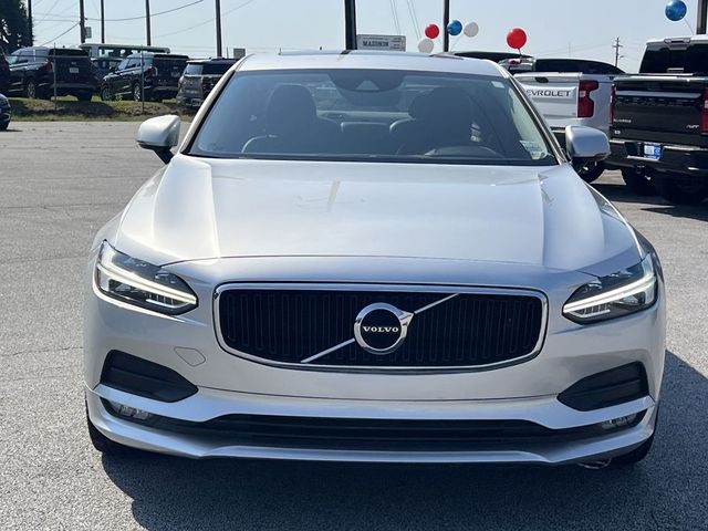 2018 Volvo S90 Momentum