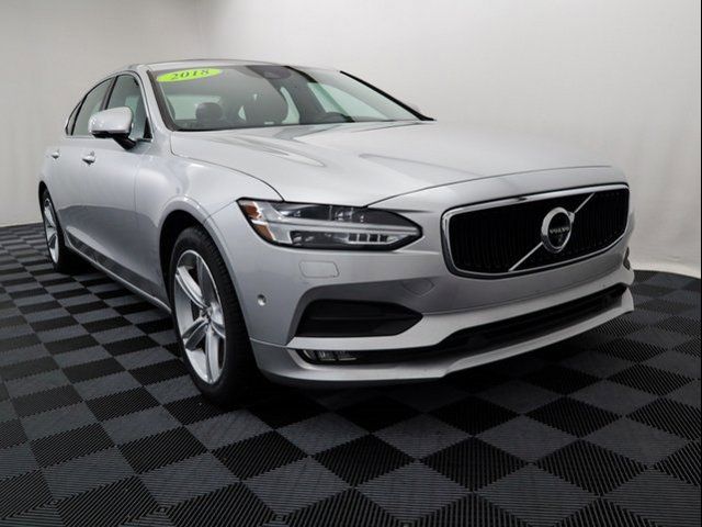 2018 Volvo S90 Momentum