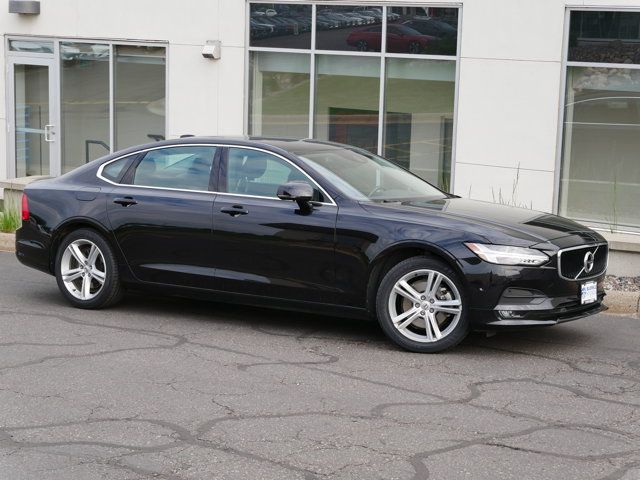 2018 Volvo S90 Momentum