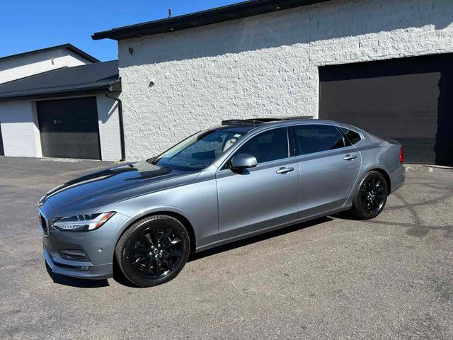 2018 Volvo S90 Momentum