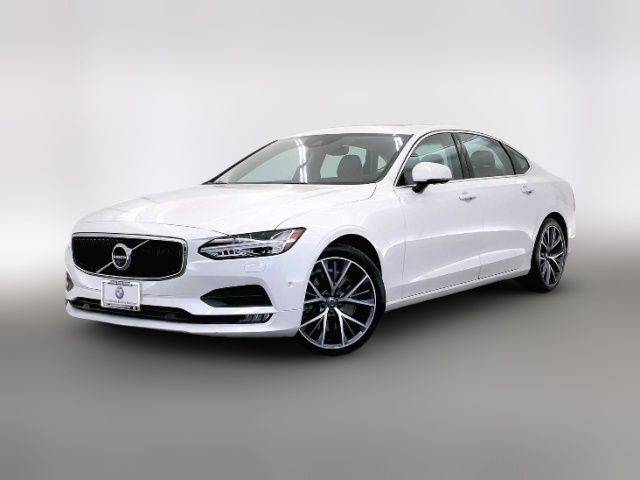 2018 Volvo S90 Momentum