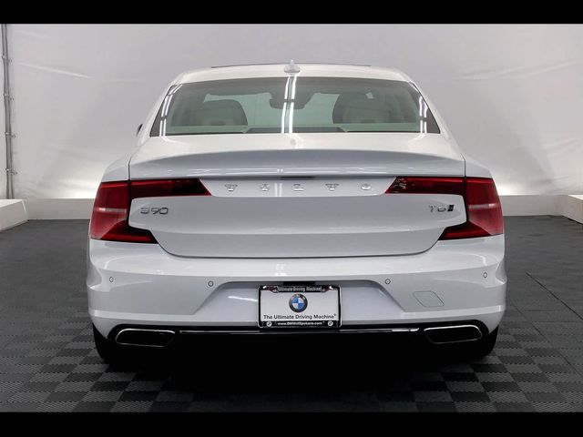 2018 Volvo S90 Momentum