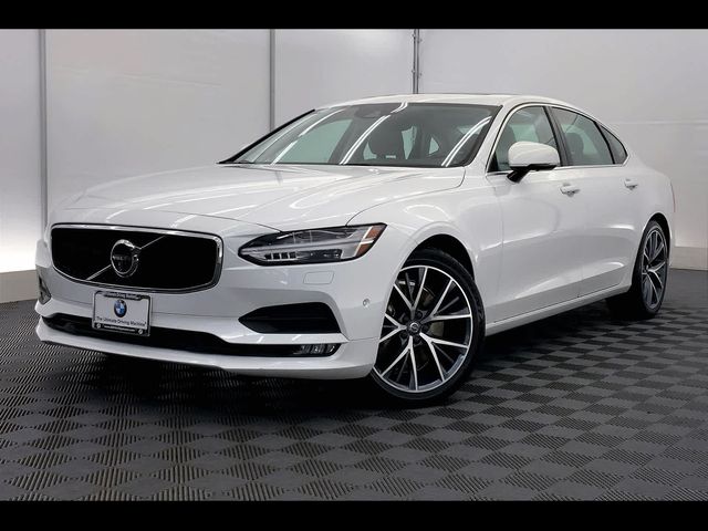 2018 Volvo S90 Momentum