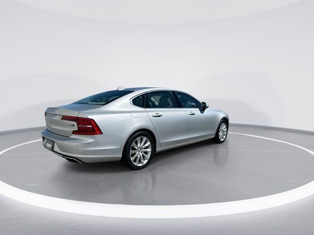 2018 Volvo S90 Momentum