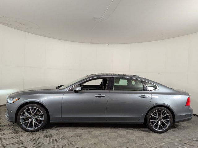 2018 Volvo S90 Momentum