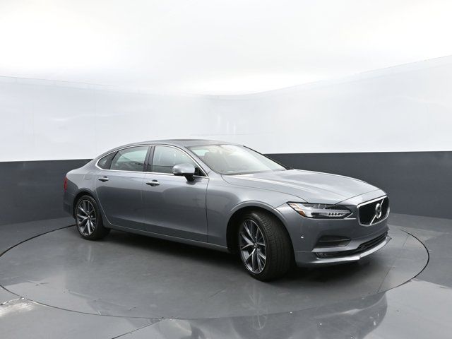 2018 Volvo S90 Momentum