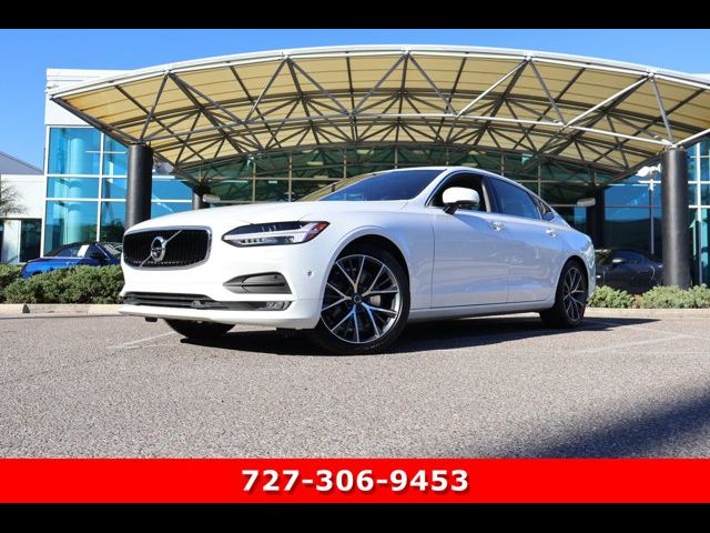 2018 Volvo S90 Momentum