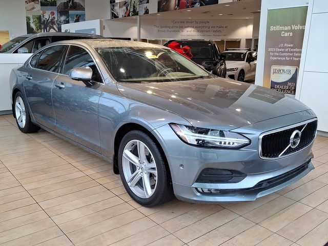 2018 Volvo S90 Momentum