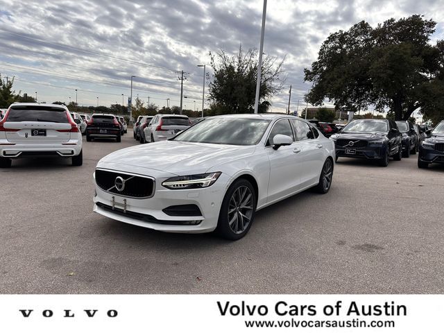 2018 Volvo S90 Momentum