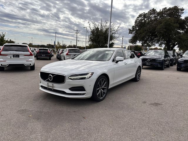 2018 Volvo S90 Momentum