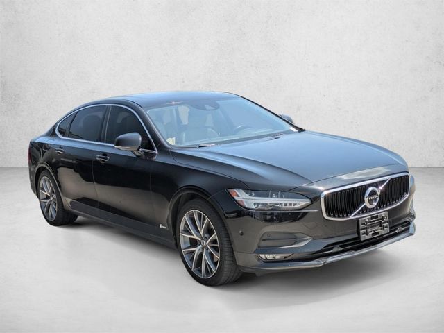 2018 Volvo S90 Momentum