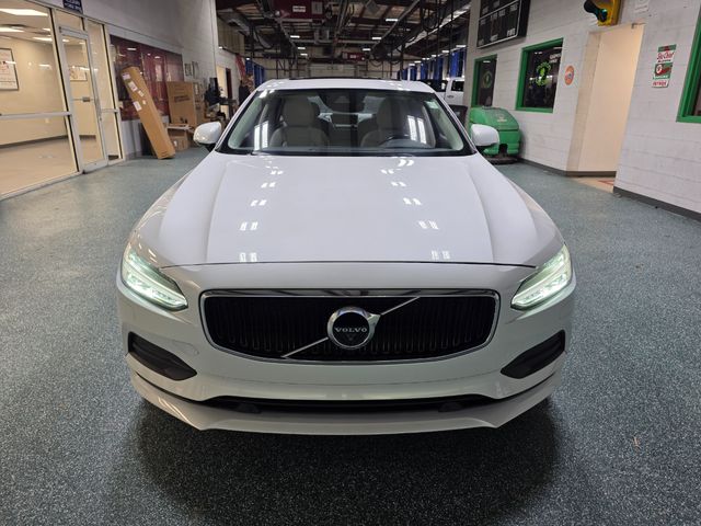 2018 Volvo S90 Momentum