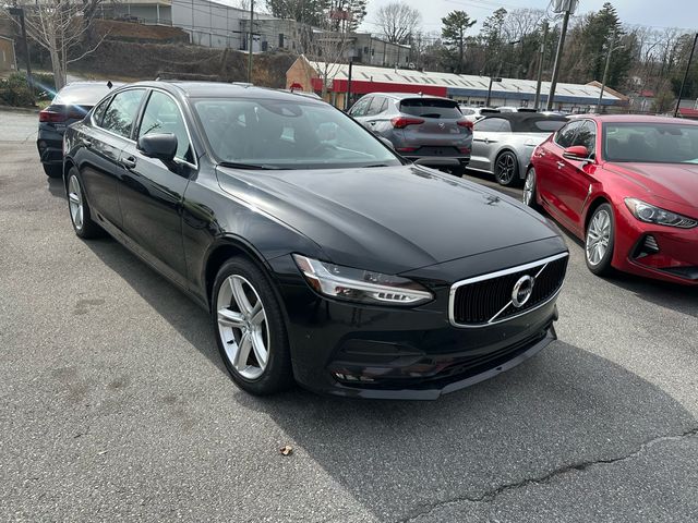 2018 Volvo S90 Momentum