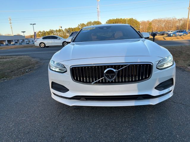 2018 Volvo S90 Momentum