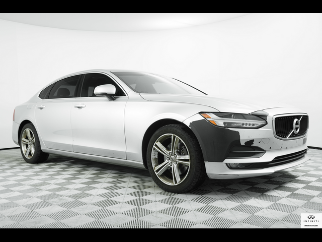 2018 Volvo S90 Momentum