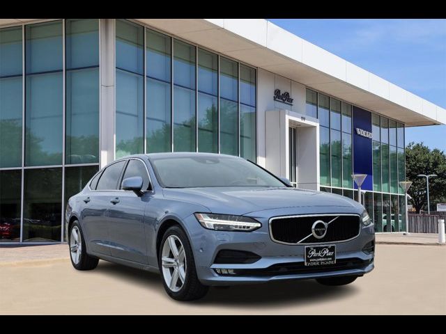 2018 Volvo S90 Momentum