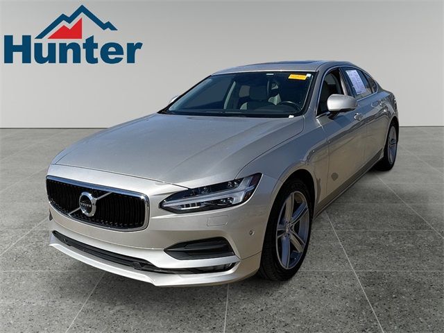 2018 Volvo S90 Momentum