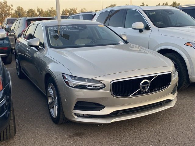 2018 Volvo S90 Momentum