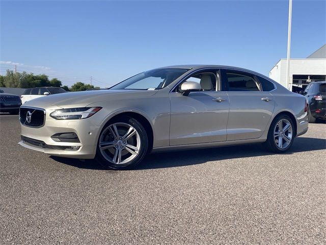 2018 Volvo S90 Momentum