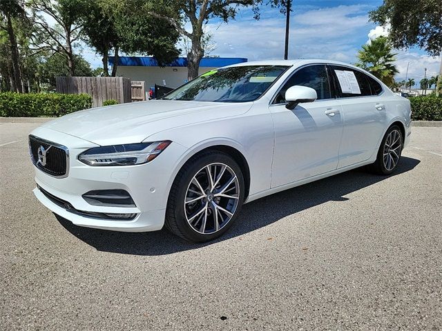 2018 Volvo S90 Momentum